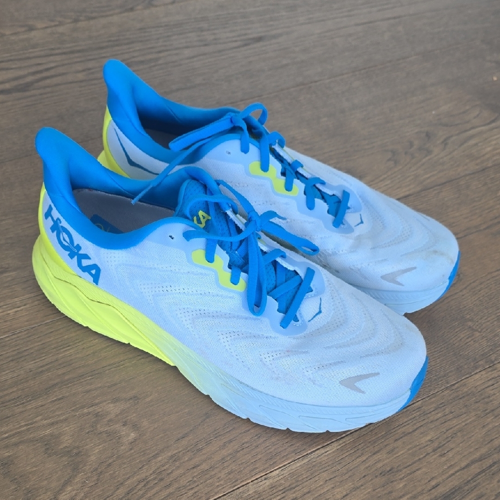 Hoka Sky Blue and Neon Yellow Arahi 6 11.5 EE